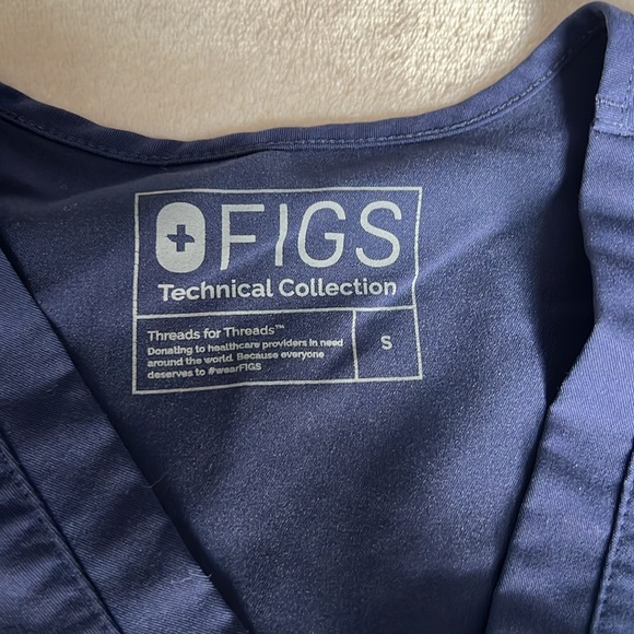 FIGS Scrub Set - Picture 3 of 4